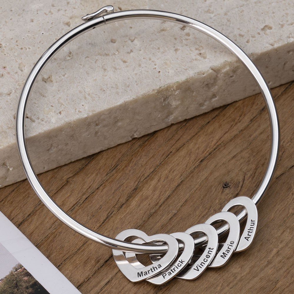 Gepersonaliseerde bangle armband met 1-10 bedels aangepaste armband voor haar - gepersonaliseerde bedelarmband